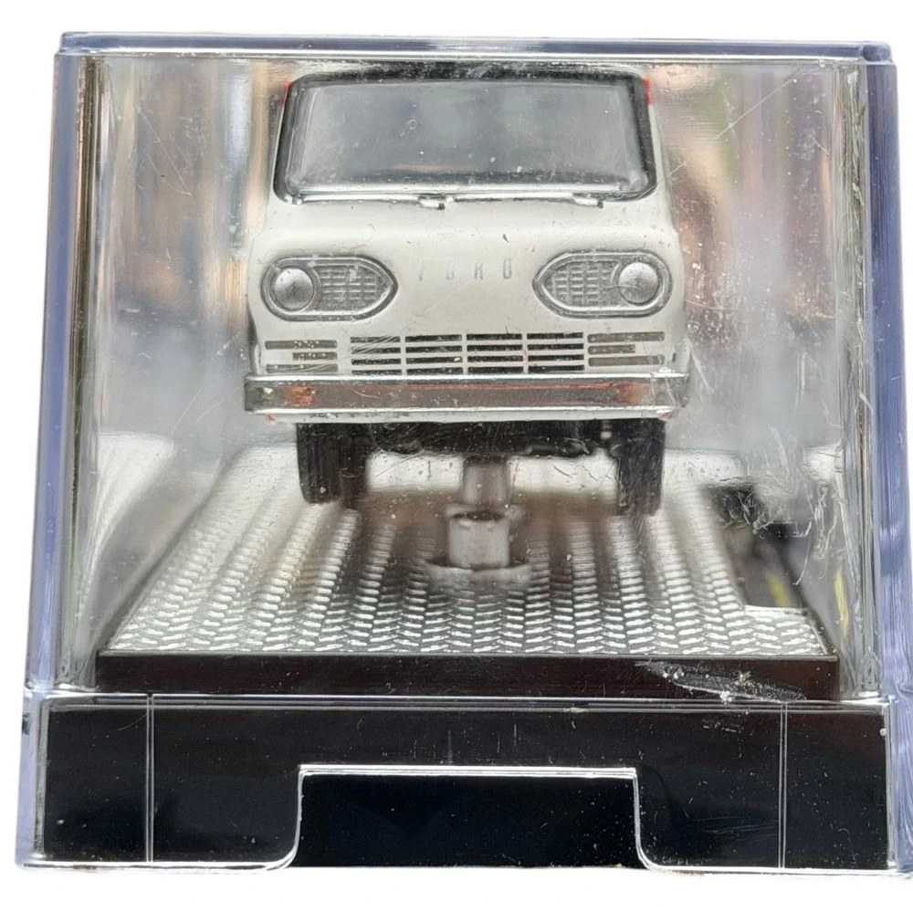 M2 Machines 1964 Ford Econoline Van Sals Pizzeria White 1:64 Diecast R91 Vintage